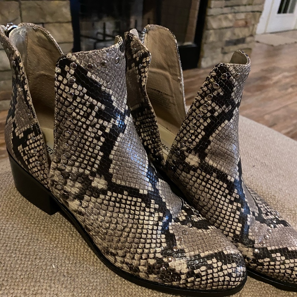 Steve Madden booties